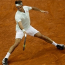 Federer thắng trận sân đất nện đầu tiên sau ba năm