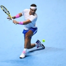 Nadal thoát hiểm trước Medvedev ở ATP Finals